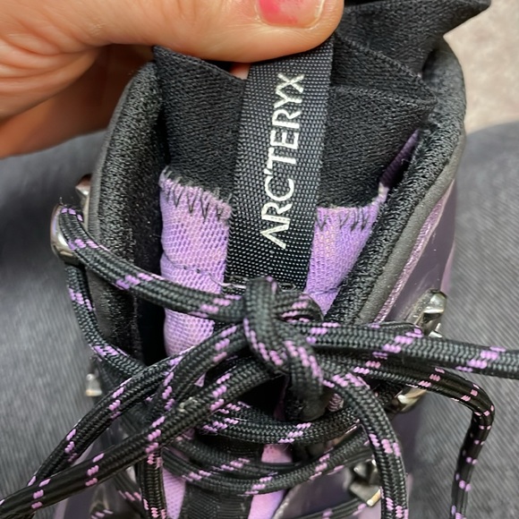 Arc’teryx women’s goretek boots - Picture 3 of 11